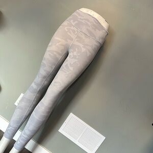 Wunder Under HR Crop 23" Lululemon size 2